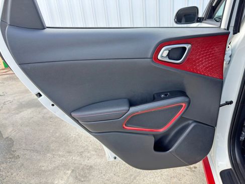 Used 2022 Kia Soul Turbo image 38