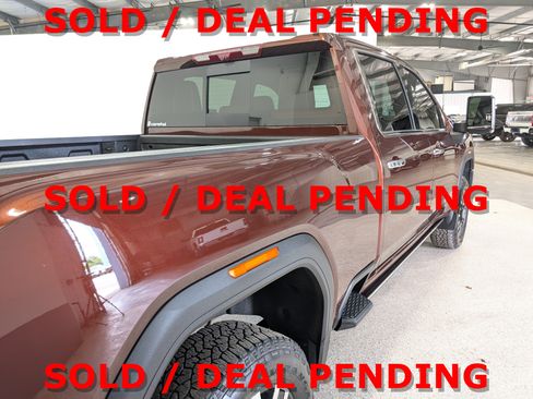 Used 2024 GMC Sierra 2500 Denali Ultimate AWD/4WD image 3