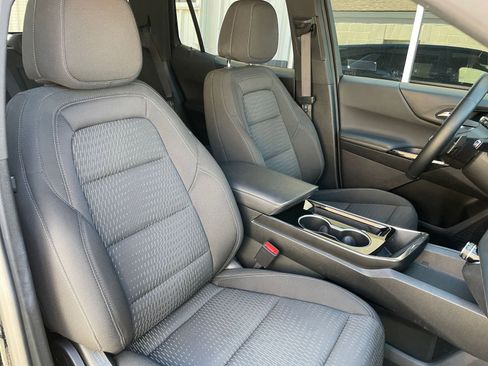 Used 2025 Chevrolet Equinox LT image 36