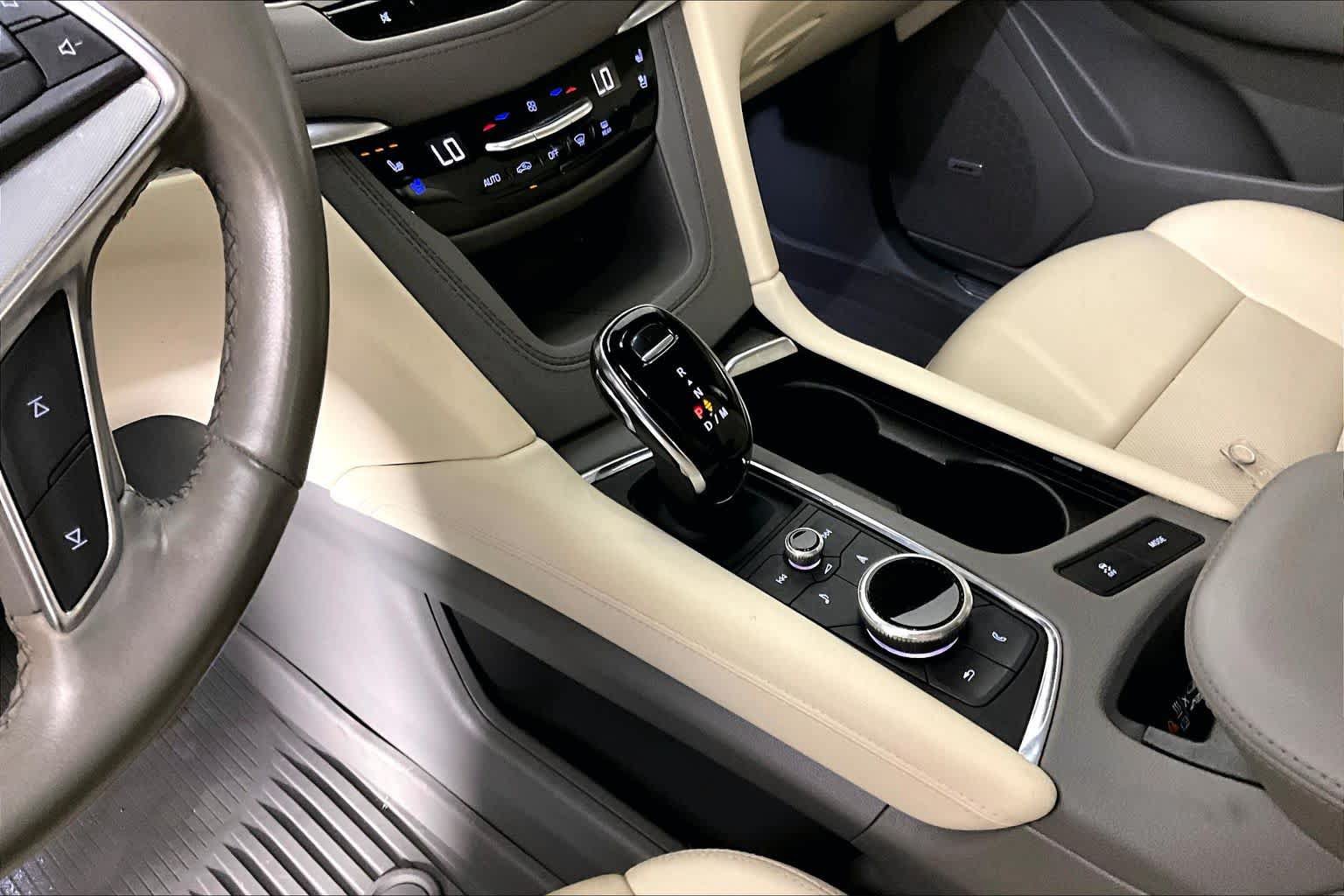 Used 2024 Cadillac XT5 Premium Luxury w/ Technology Package FWD image 17