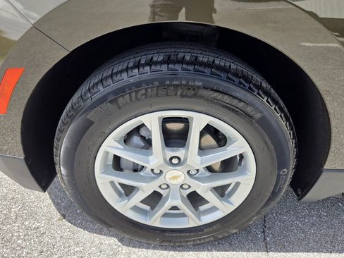 Used 2024 Chevrolet Equinox LT FWD image 19