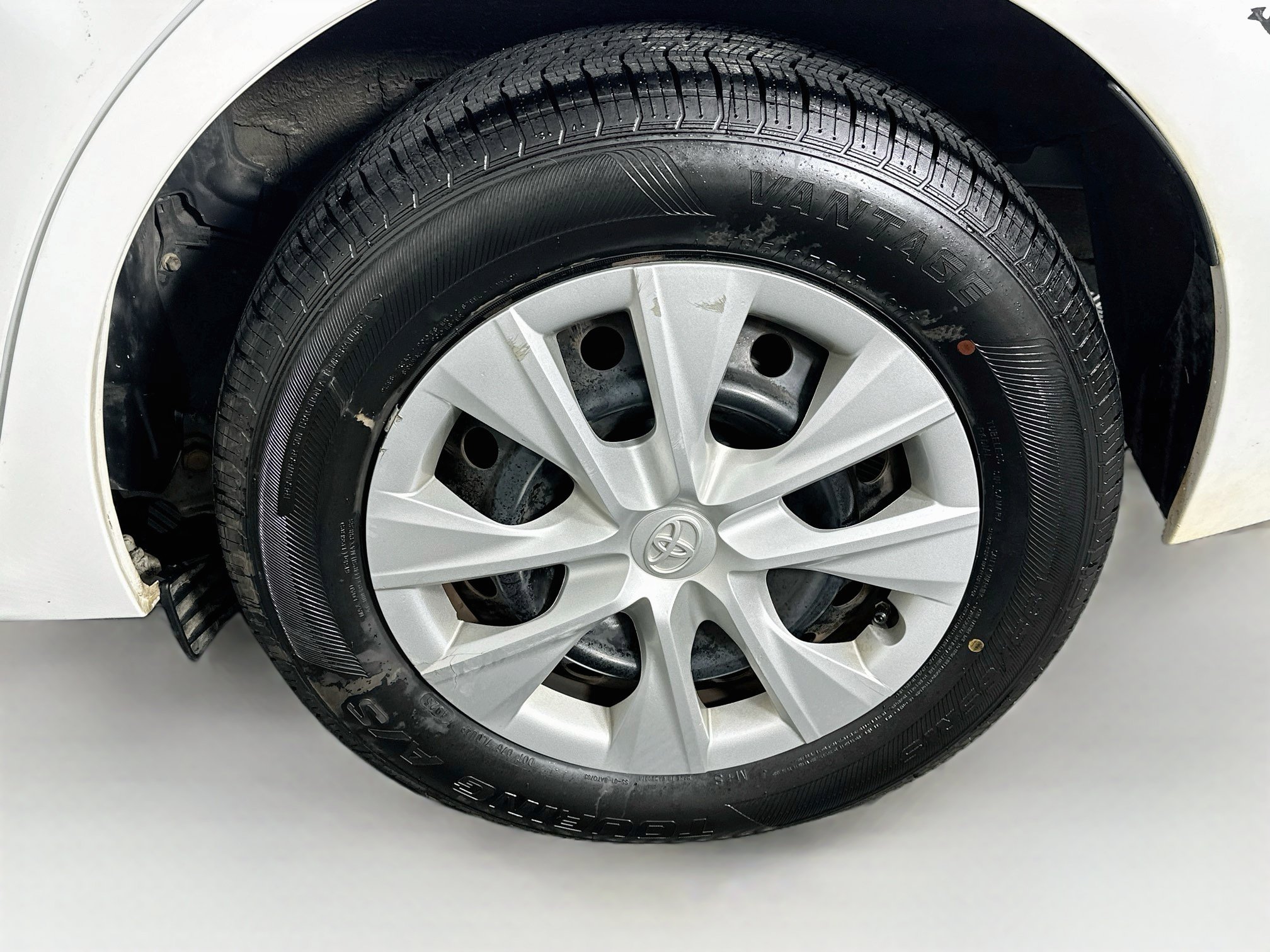 Used 2014 Toyota Corolla L FWD image 11