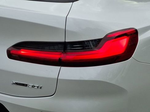 Used 2025 BMW X4 xDrive30i image 11