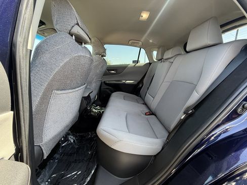 Used 2022 Toyota Venza LE AWD/4WD image 21