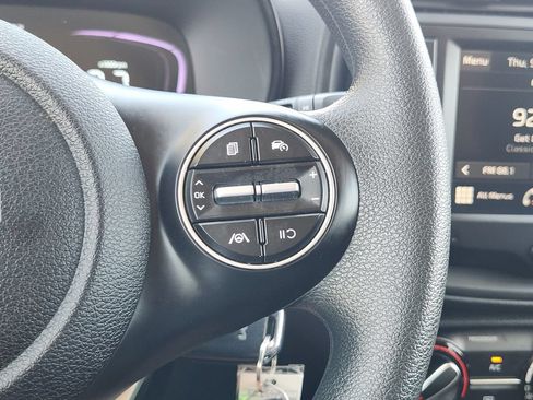 Certified 2025 Kia Soul LX w/ LX Technology Package FWD image 29