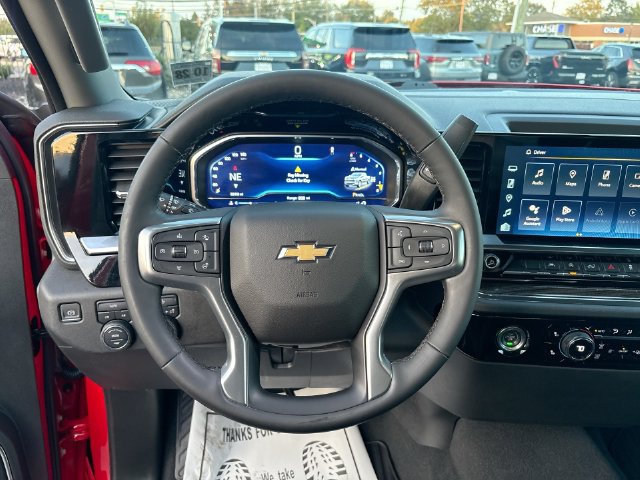 Used 2023 Chevrolet Silverado 1500 LT AWD/4WD image 10