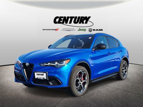 Used 2024 Alfa Romeo Stelvio Veloce image 8