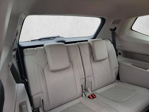 Used 2024 Volkswagen Atlas SEL Premium R-Line image 15