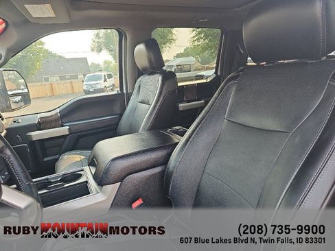 Used 2018 Ford F250 Lariat w/ Lariat Ultimate Package AWD/4WD image 14