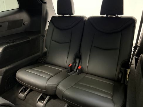 Used 2025 Cadillac XT6 Premium Luxury image 34