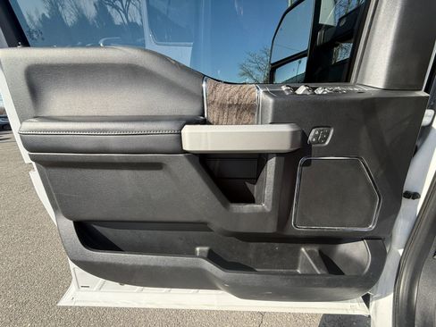 Used 2019 Ford F250 Lariat w/ Lariat Value Package image 21