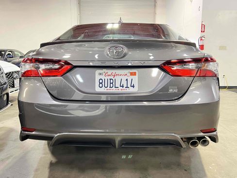 Used 2021 Toyota Camry SE w/ Convenience Package image 14