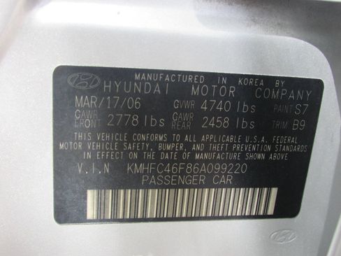 Used 2006 Hyundai Azera Limited image 32