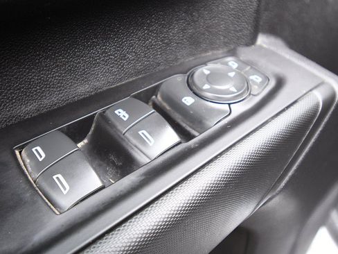Used 2022 Chevrolet Silverado 2500 Custom AWD/4WD image 9