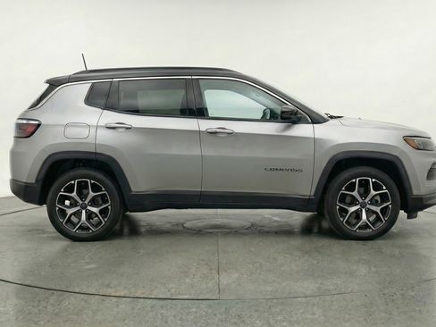 Used 2025 Jeep Compass Limited AWD/4WD image 11