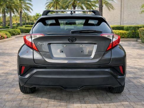 Used 2021 Toyota C-HR XLE image 8