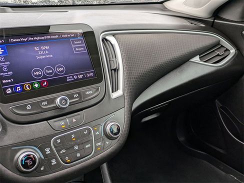 Used 2024 Chevrolet Malibu LT image 15