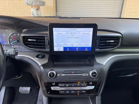 Used 2020 Ford Explorer XLT w/ Equipment Group 202A AWD/4WD image 15