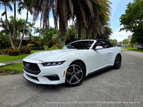 Used 2024 Ford Mustang Convertible RWD image 4