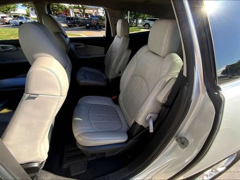 Used 2012 Chevrolet Traverse LTZ FWD image 24