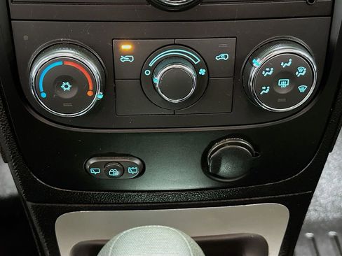 Used 2010 Chevrolet HHR LT image 14