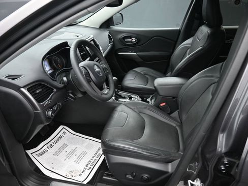 Used 2021 Jeep Cherokee Limited image 11