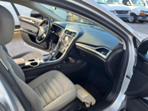 Used 2013 Ford Fusion S image 5