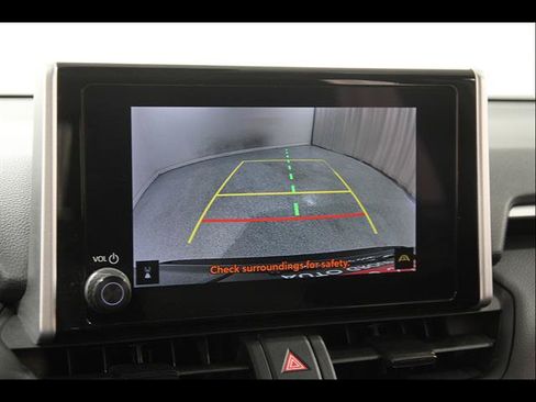 Used 2025 Toyota RAV4 XLE AWD/4WD image 12