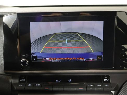 Used 2025 Toyota Camry SE image 39