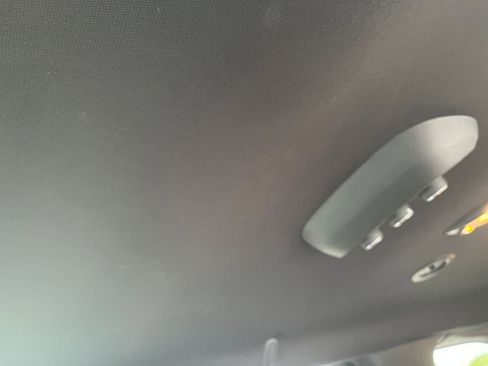 Used 2023 Dodge Durango SXT image 32