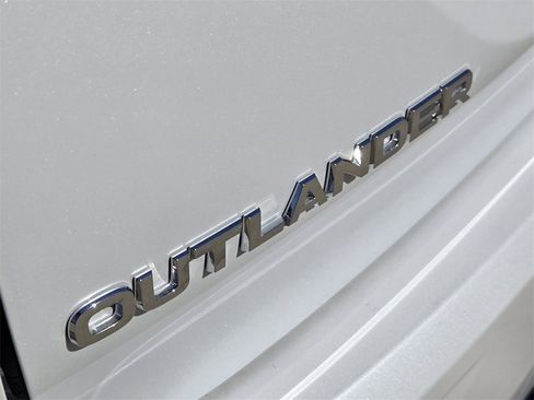 New 2025 Mitsubishi Outlander SEL Black Edition image 7