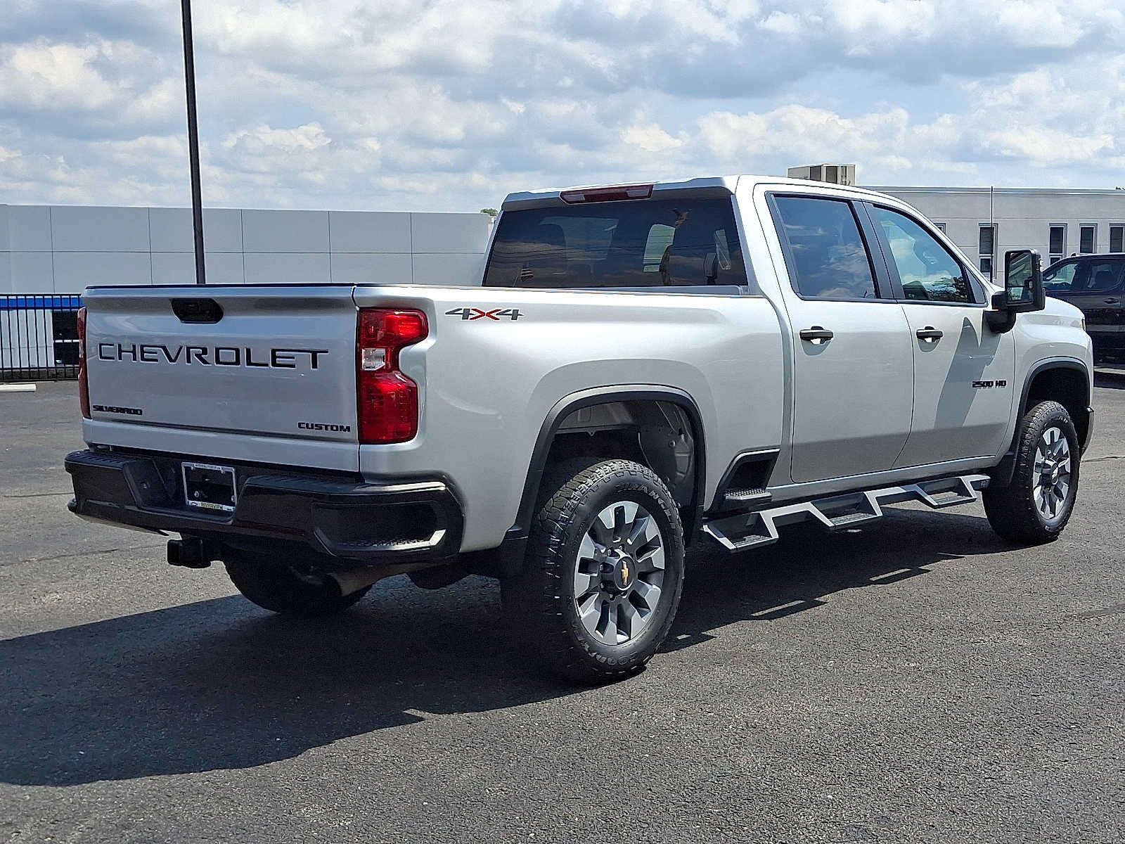 Used 2022 Chevrolet Silverado 2500 Custom w/ Custom Value Package AWD/4WD image 6