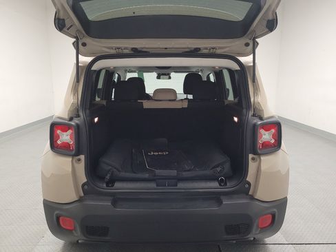 Used 2015 Jeep Renegade Latitude image 29