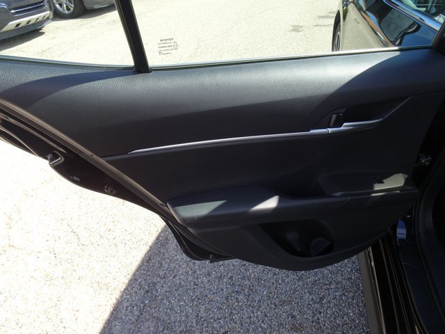 Used 2023 Toyota Camry SE w/ Convenience Package FWD image 19