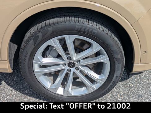 Certified 2025 Audi Q7 2.0T Premium Plus image 10