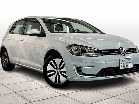 Used 2019 Volkswagen e-Golf SE w/ Driver Assistance Package image 2