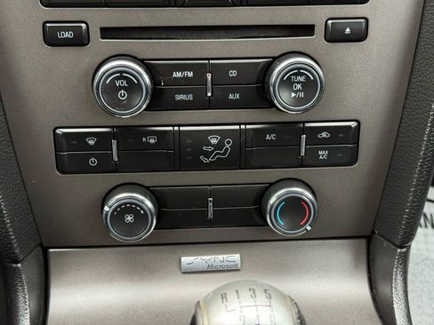 Used 2012 Ford Mustang Premium image 29