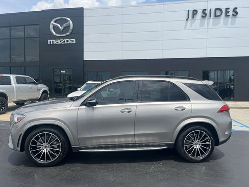 Used 2022 Mercedes-Benz GLE 350 w/ AMG Line Exterior image 2
