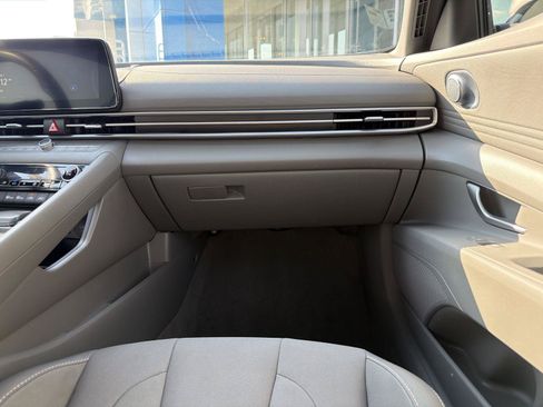 Used 2025 Hyundai Elantra SEL FWD image 29
