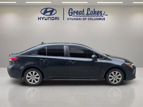 Used 2022 Toyota Corolla LE image 6