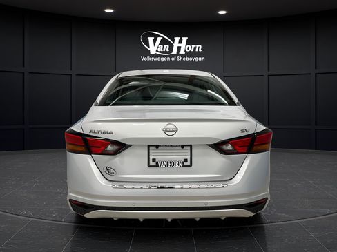 Used 2023 Nissan Altima 2.5 SV FWD image 6