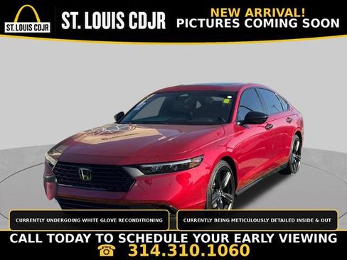 Used 2025 Honda Accord Sport image 1