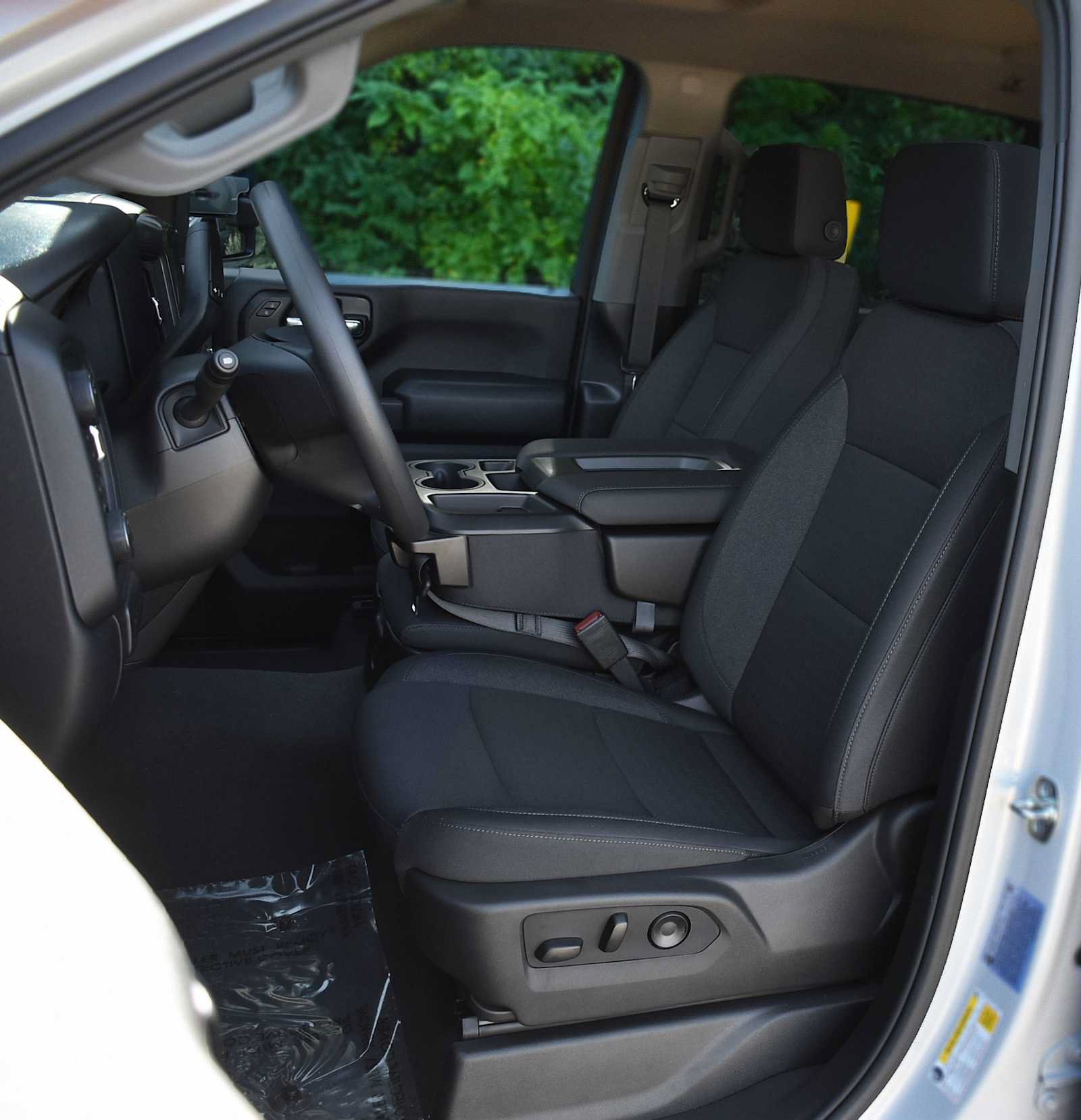 New 2026 Chevrolet Silverado 2500 Custom w/ Custom Value Package AWD/4WD image 9