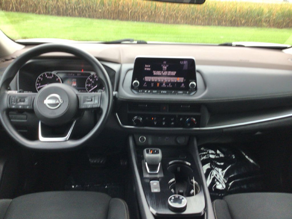 Used 2023 Nissan Rogue S AWD/4WD image 22
