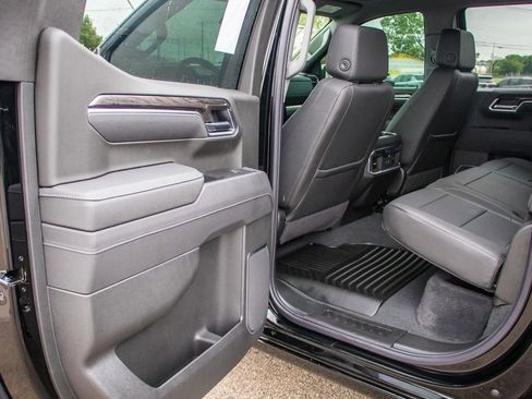 Used 2025 Chevrolet Silverado 1500 LTZ AWD/4WD image 25