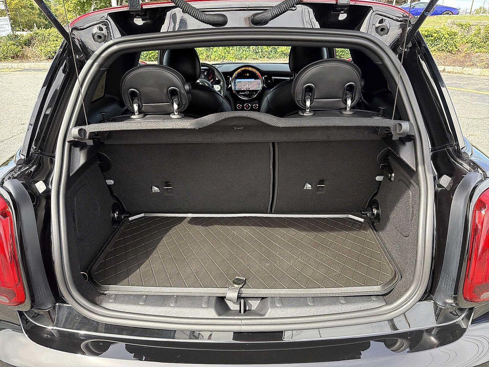 Used 2022 MINI Cooper John Cooper Works FWD image 27