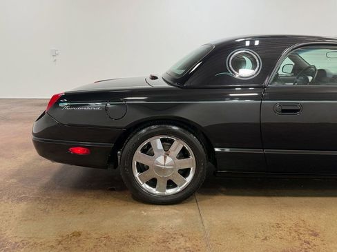 Used 2002 Ford Thunderbird image 32
