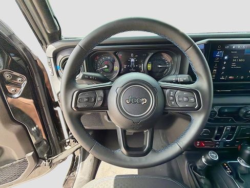 Used 2024 Jeep Wrangler Unlimited Rubicon 4xe image 37