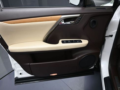 Used 2020 Lexus RX 350L FWD w/ Premium Package image 13