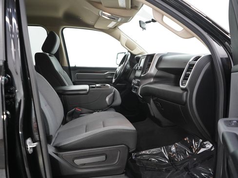 Used 2019 RAM 1500 Big Horn AWD/4WD image 11